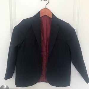 Kid’s blazer. Navy blue size 6. Used once.